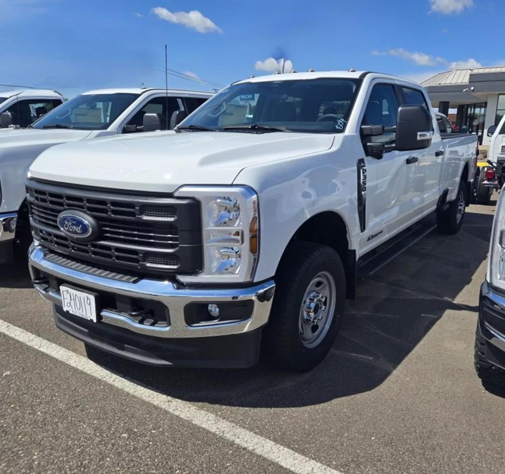 2024 Ford F-350 | Photo 1 of 9