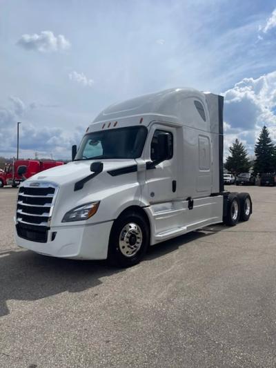 2019 Freightliner Cascadia | Thumbnail Photo 6 of 10