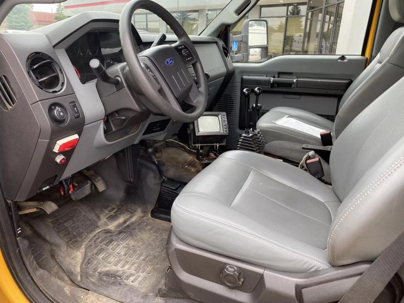 2011 Ford F550 | Image 13 of 18