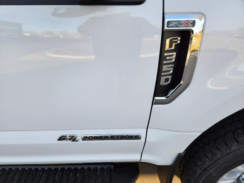2022 Ford F350 | Image 4 of 13