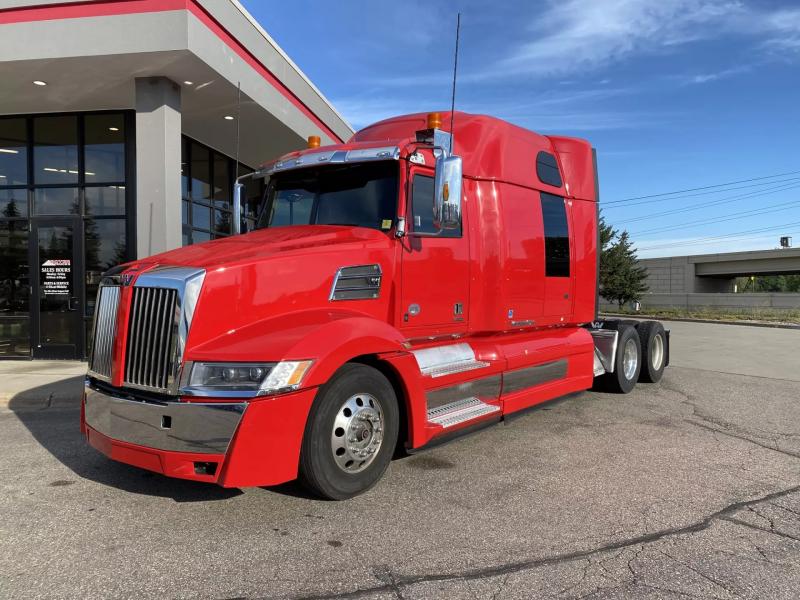 2018 Western Star 5700XE | Image 1 of 20