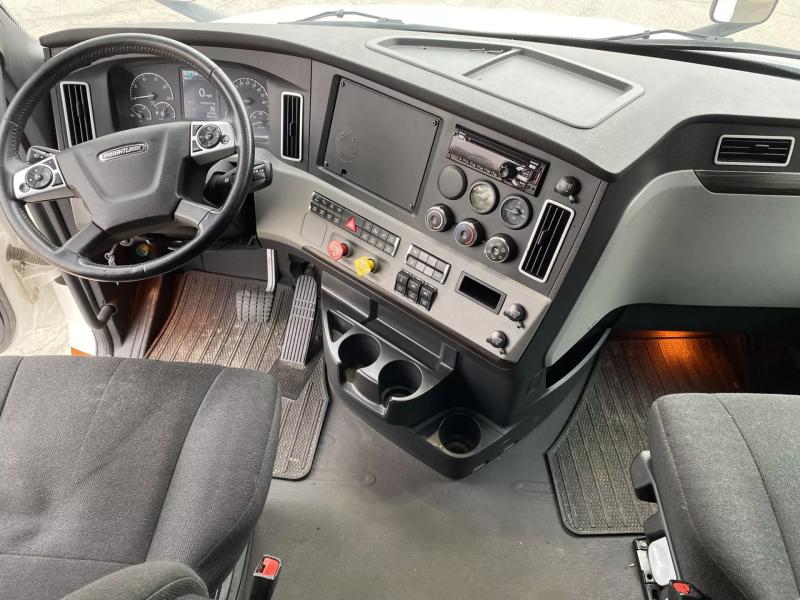 2019 Freightliner Cascadia | Image 22 of 23