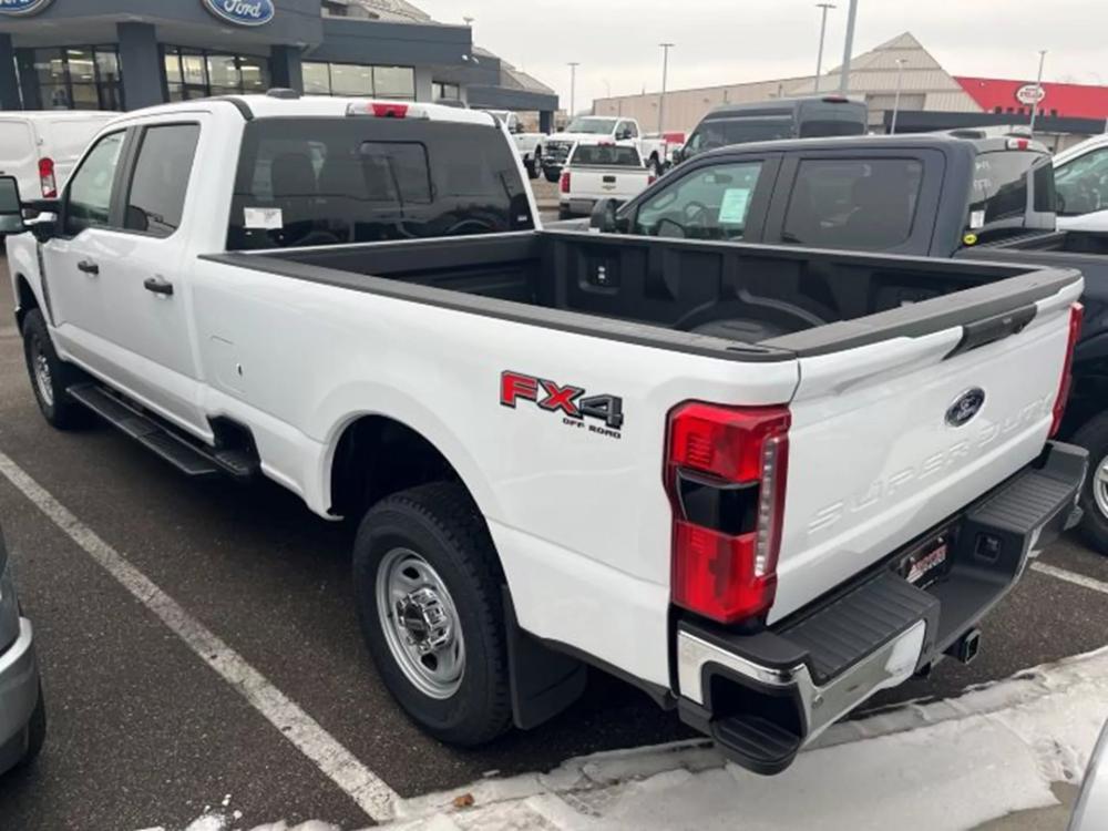 2024 Ford F-350 | Photo 2 of 10