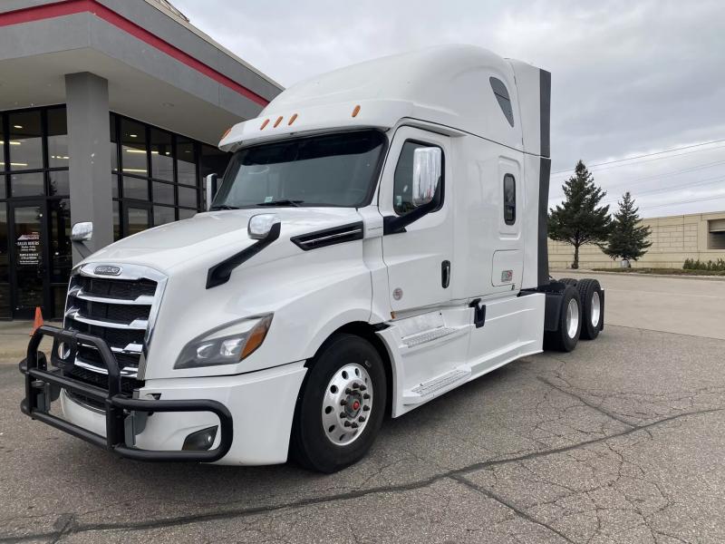 2018 Freightliner Cascadia | Image 1 of 22