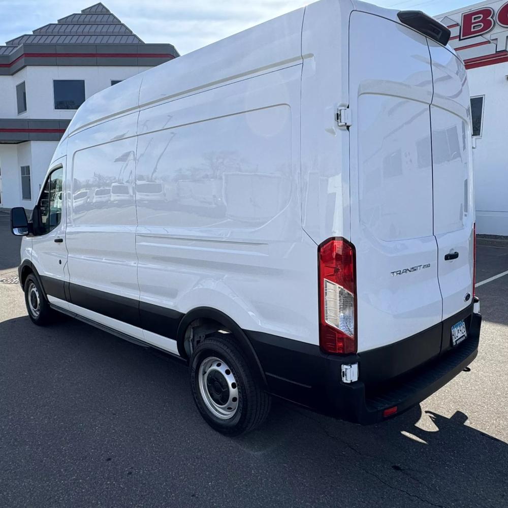 2022 Ford Transit | Photo 2 of 18