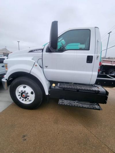 2024 Ford F-750 | Thumbnail Photo 1 of 6