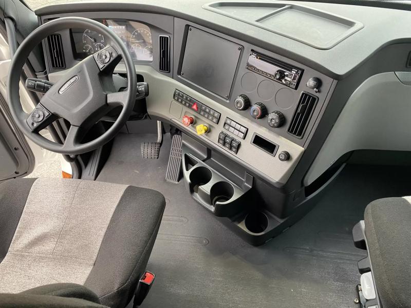 2020 Freightliner Cascadia | Image 23 of 24