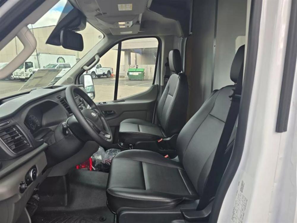 2023 Ford Transit | Photo 5 of 8