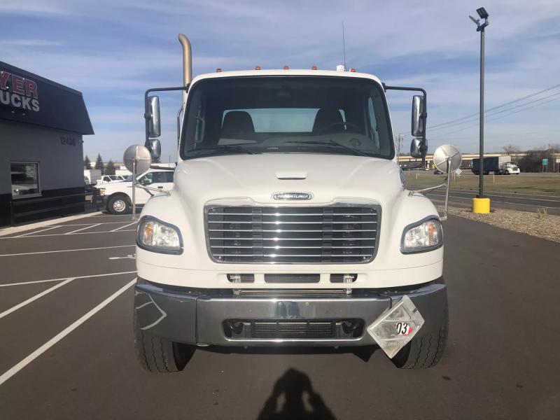 2014 Freightliner M2 106 Heavy Duty | Image 12 of 15