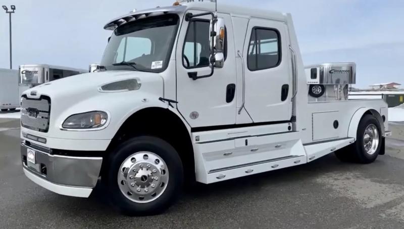 2024 Freightliner M2 106 Heavy Duty | Image 2 of 12
