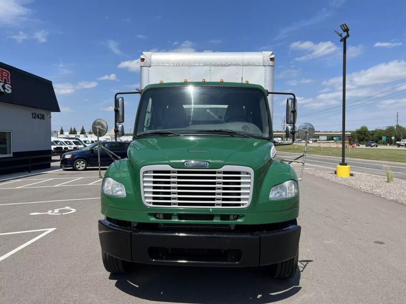 2015 Freightliner M2 106 Heavy Duty | Image 9 of 16