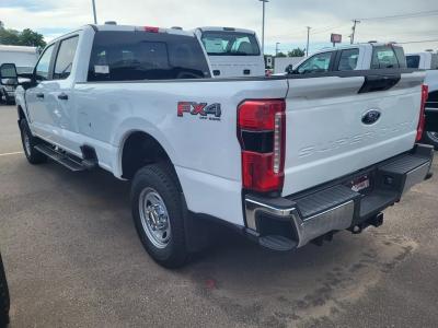 2024 Ford F-350 | Thumbnail Photo 2 of 7