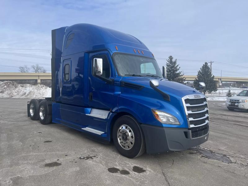 2020 Freightliner Cascadia | Image 7 of 15