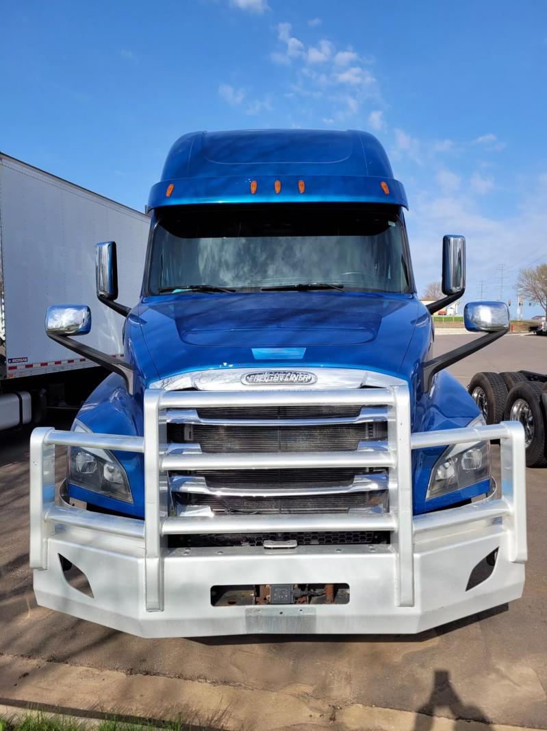 2019 Freightliner Cascadia | Image 17 of 23