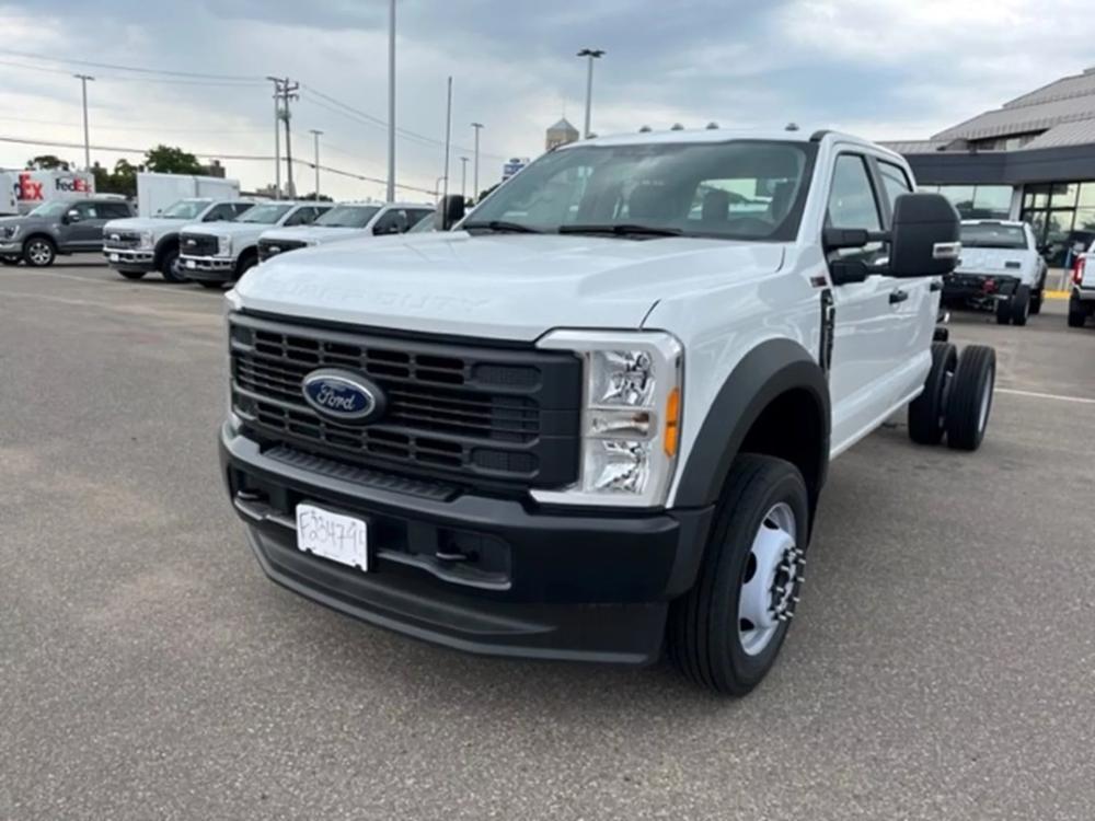 2023 Ford F-550 | Photo 1 of 8