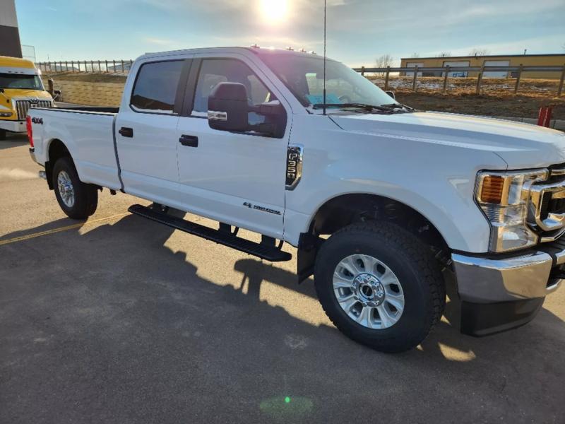 2022 Ford F350 | Image 3 of 13