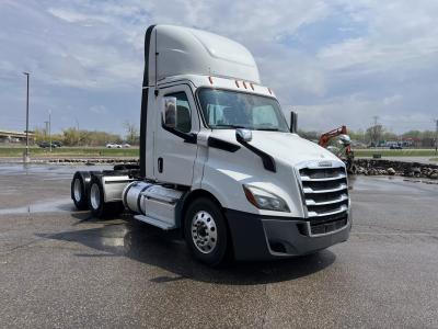 2019 Freightliner Cascadia | Thumbnail Photo 7 of 11