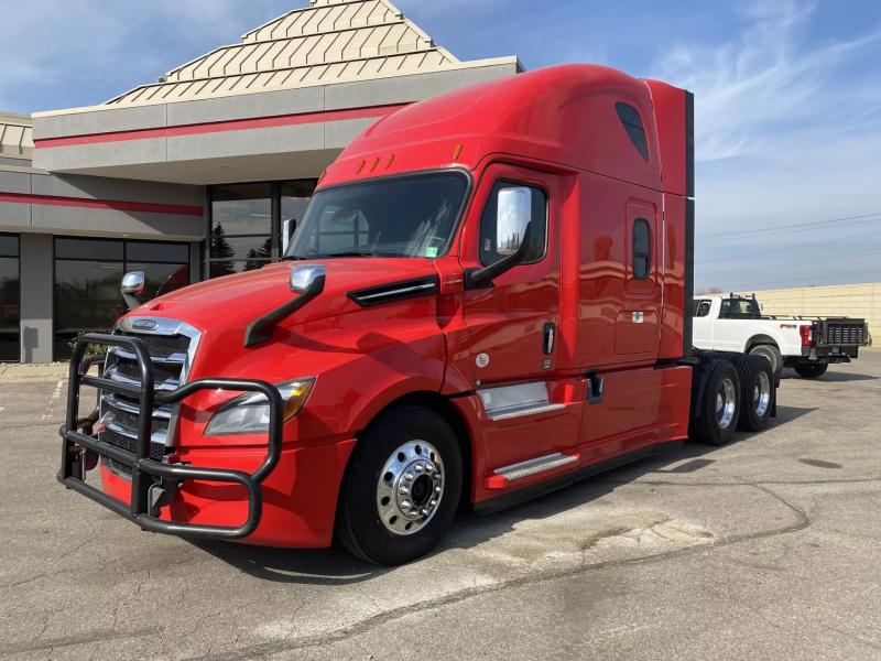 2019 Freightliner Cascadia | Image 1 of 21