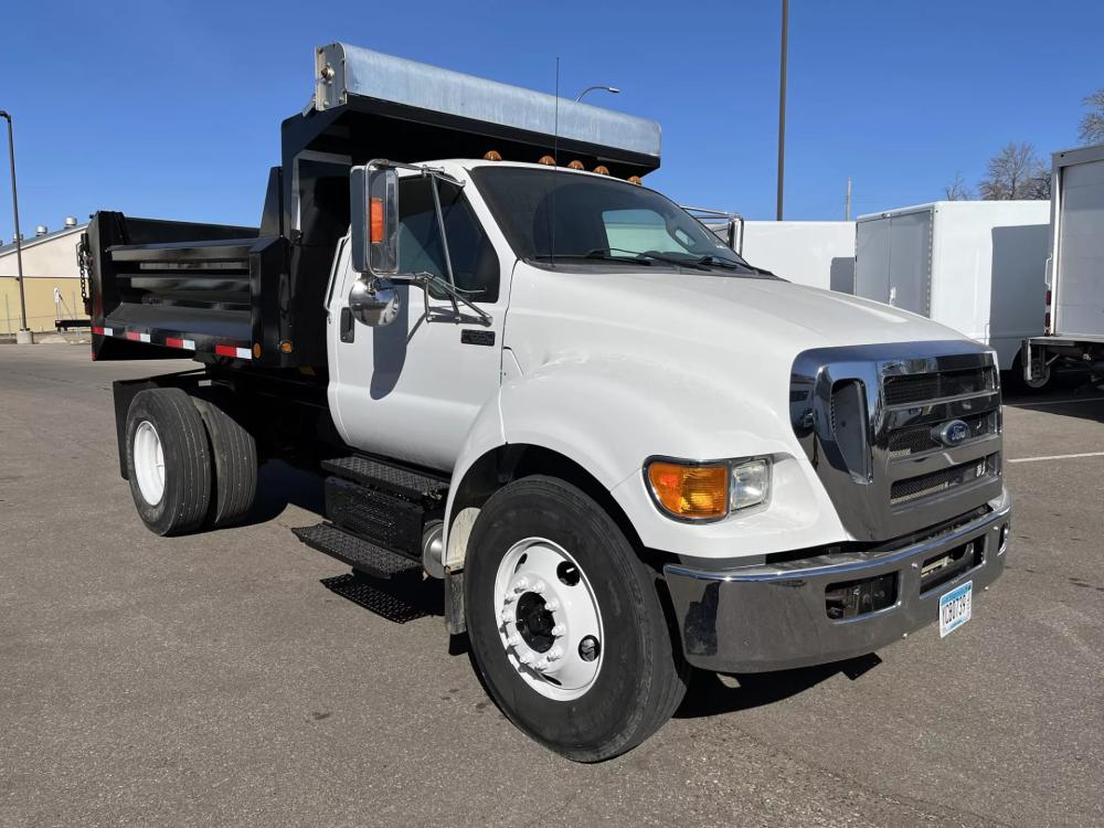 2015 Ford F-650 | Photo 11 of 19