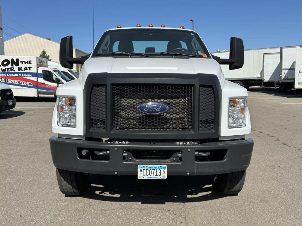 2021 Ford F-750 | Photo 8 of 21