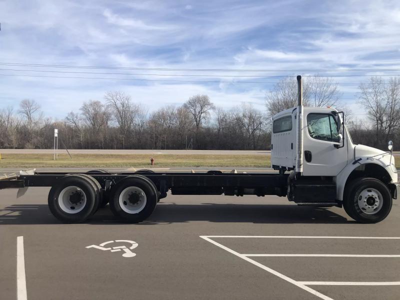 2014 Freightliner M2 106 Heavy Duty | Image 3 of 15