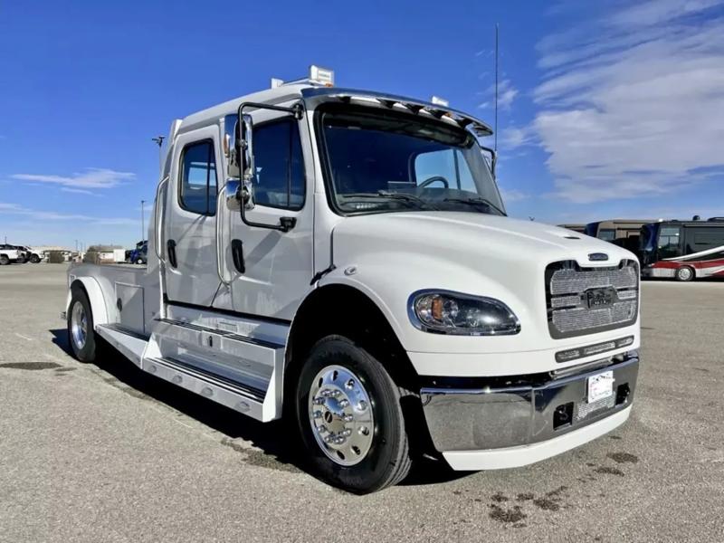 2024 Freightliner M2 106 Heavy Duty | Image 4 of 12