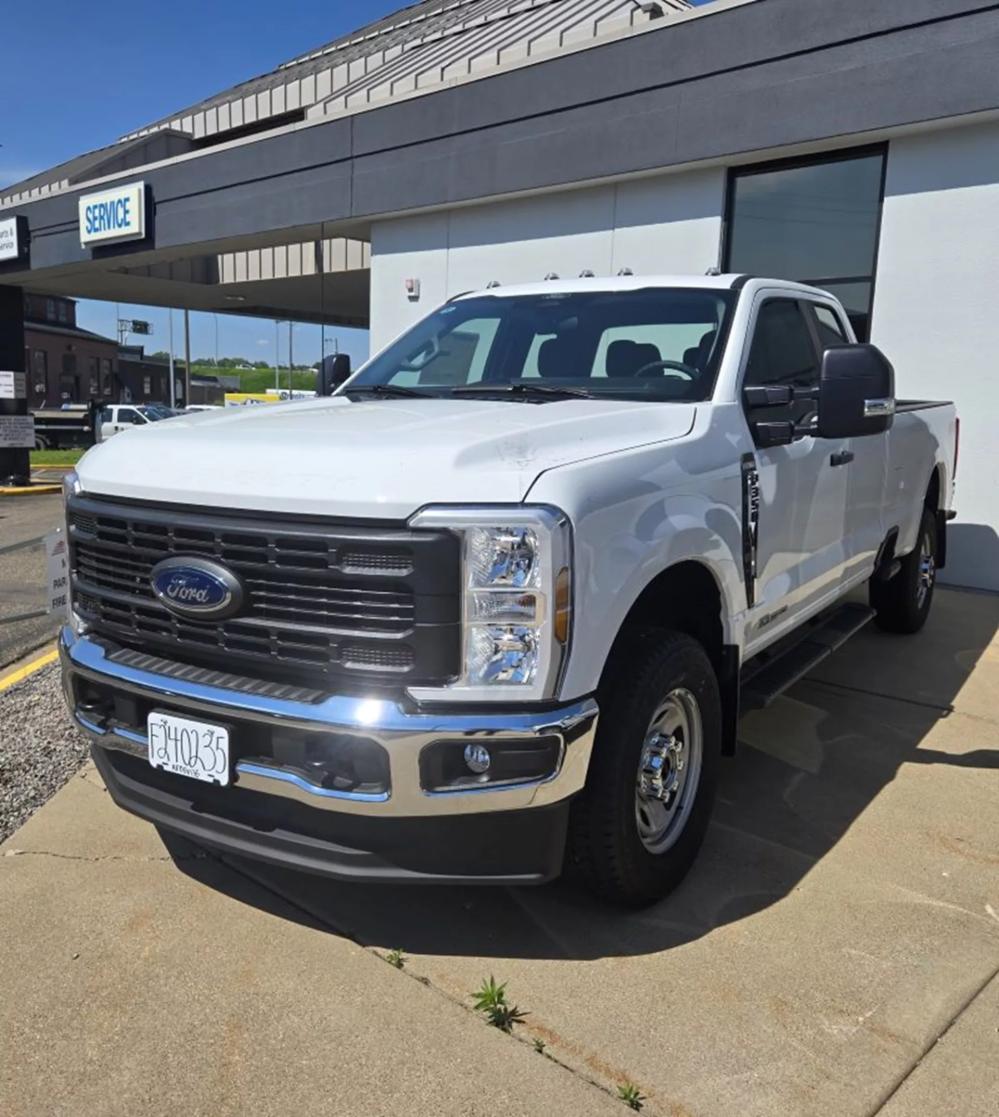 2024 Ford F-350 | Photo 1 of 10