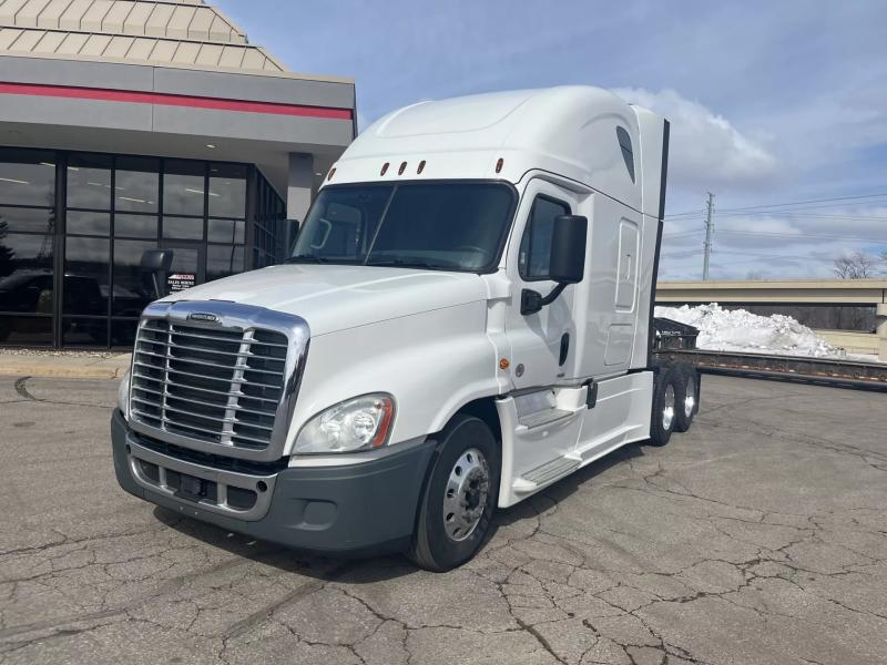 2018 Freightliner Cascadia | Image 1 of 16