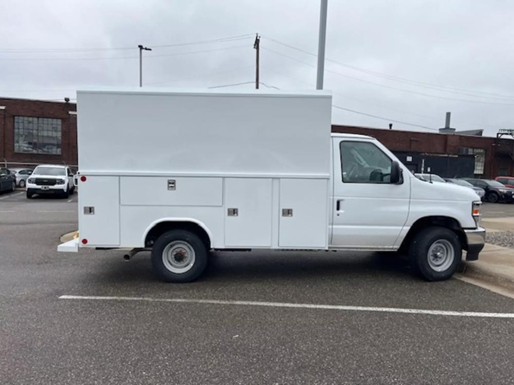 2024 Ford E350 | Photo 4 of 9