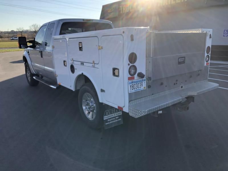 2008 Ford F350 | Image 10 of 22