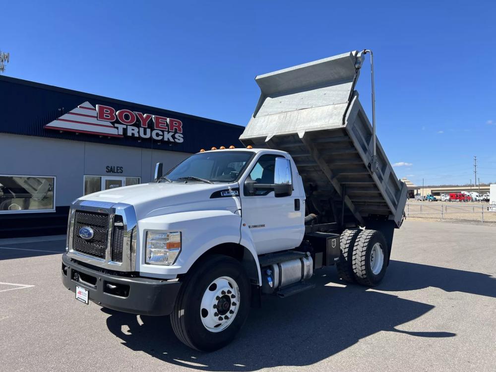 2018 Ford F-750 | Photo 1 of 20