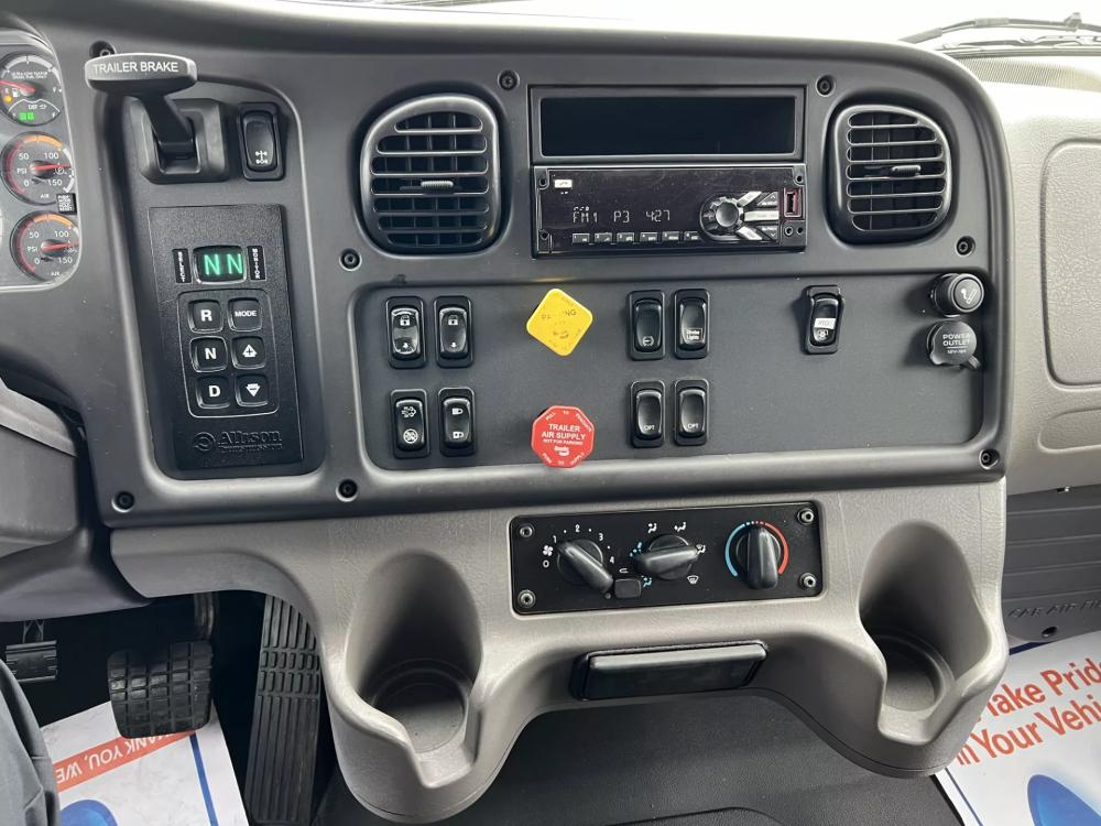 2019 Freightliner M2 100 | Photo 4 of 17