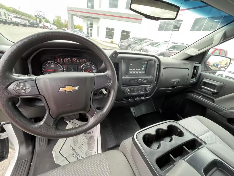 2017 Chevrolet Silverado 1500 | Image 10 of 12