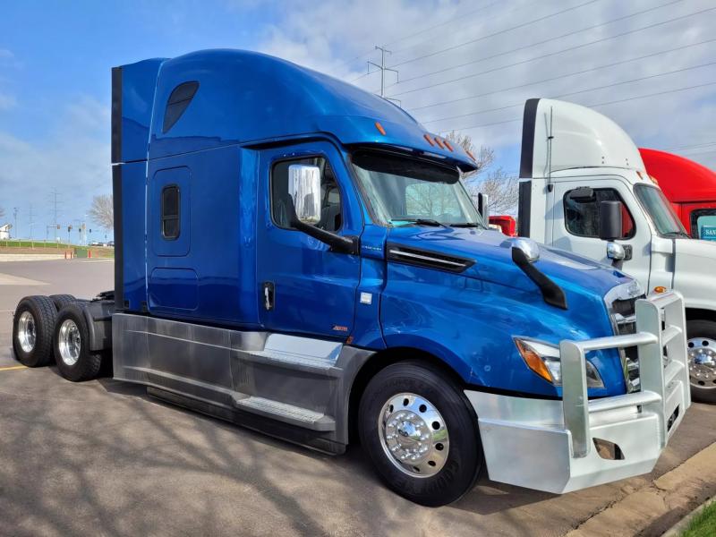 2019 Freightliner Cascadia | Image 16 of 23