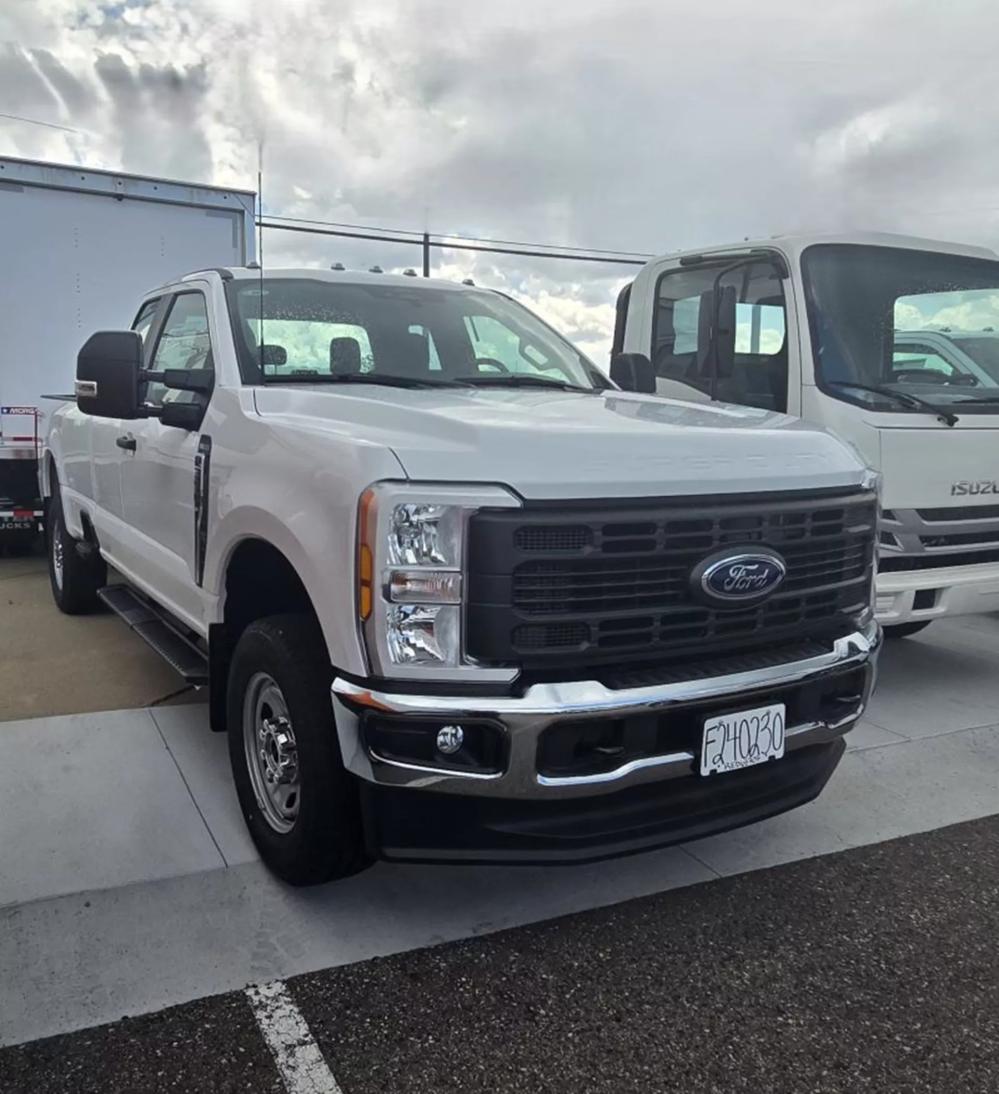 2024 Ford F-350 | Photo 7 of 8