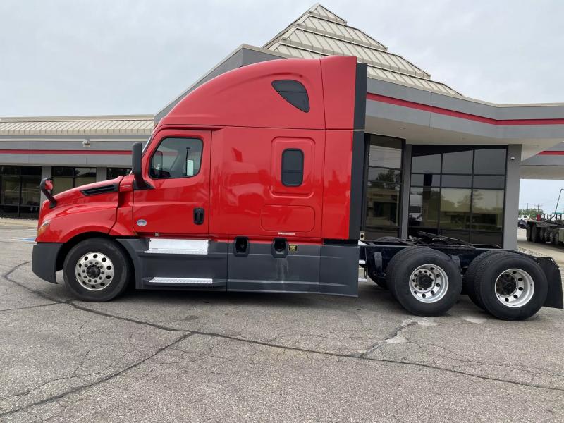 2019 Freightliner Cascadia | Image 11 of 24