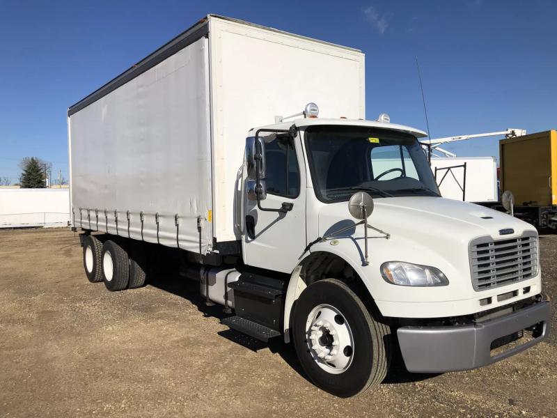 2015 Freightliner M2 106 Heavy Duty | Image 2 of 18