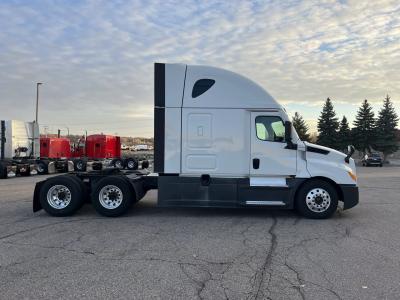 2021 Freightliner Cascadia | Thumbnail Photo 6 of 15