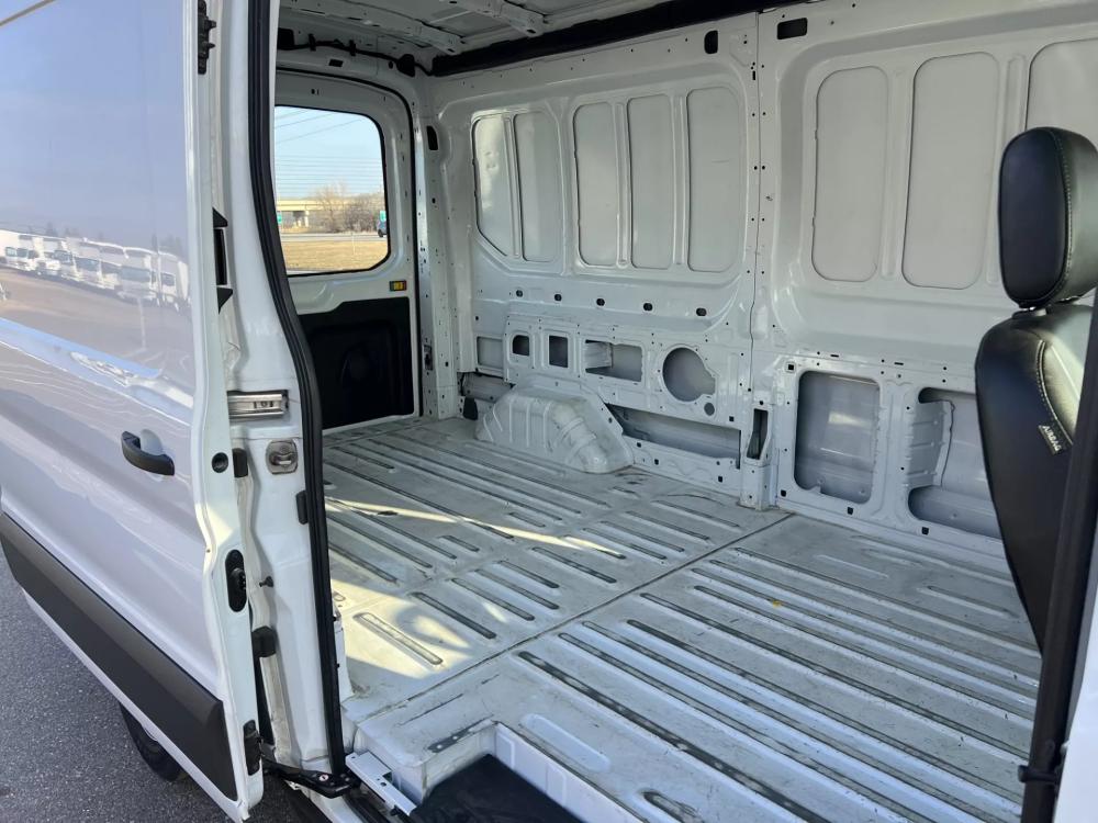 2021 Ford Transit | Photo 15 of 17