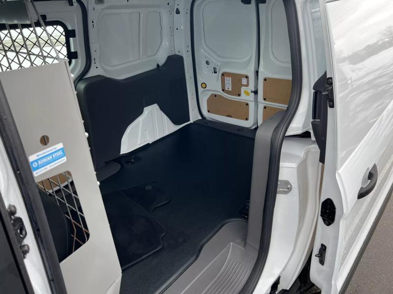 2019 Ford Transit Connect | Image 10 of 20